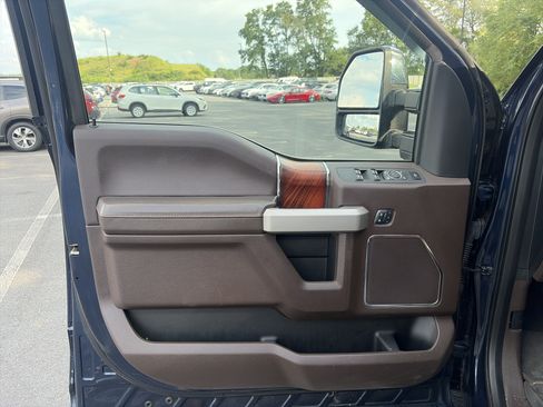 Used 2018 Ford F250 King Ranch w/ King Ranch Ultimate Package AWD/4WD image 17