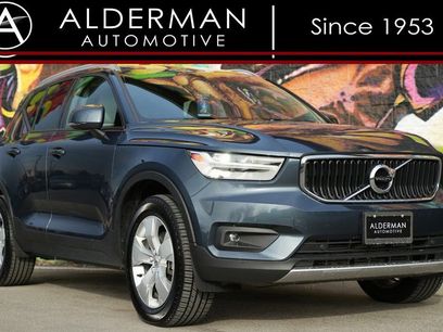 Used 2021 Volvo XC40 T5 Momentum w/ Premium Package