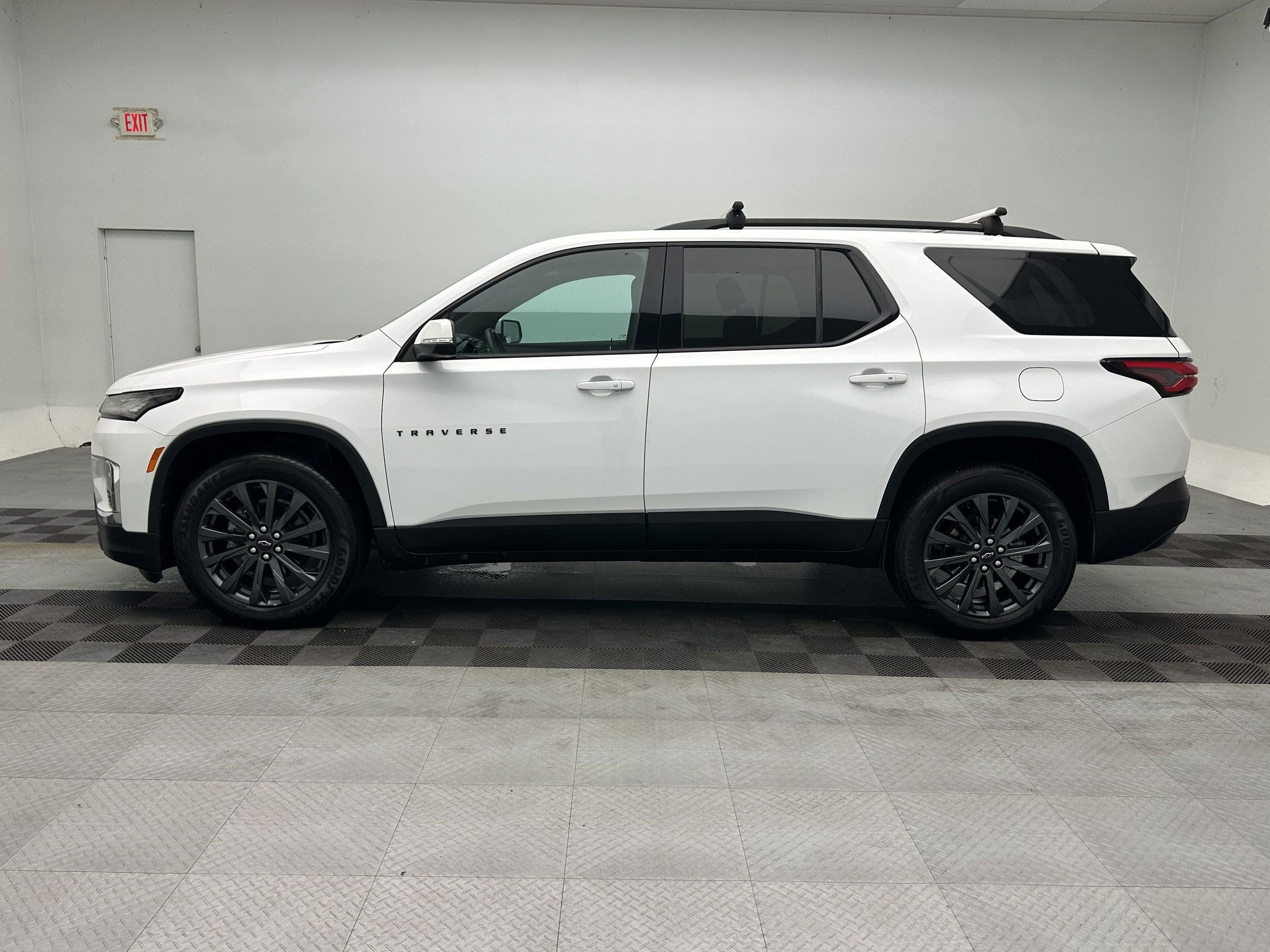 Certified 2023 Chevrolet Traverse RS AWD/4WD image 2