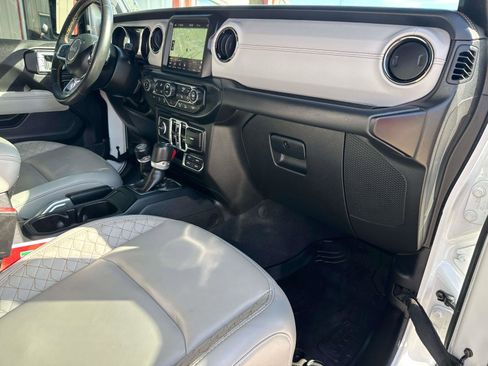 Certified 2022 Jeep Wrangler Unlimited Sahara image 12