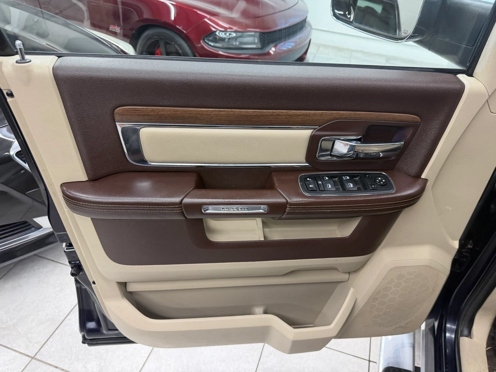 Used 2013 RAM 1500 Laramie w/ Convenience Group AWD/4WD image 13