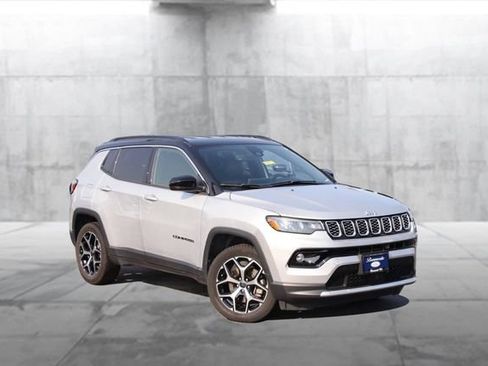 Used 2025 Jeep Compass Limited AWD/4WD image 2