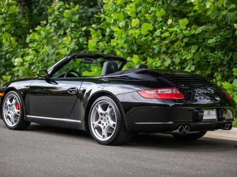Used 2005 Porsche 911 Carrera S image 22