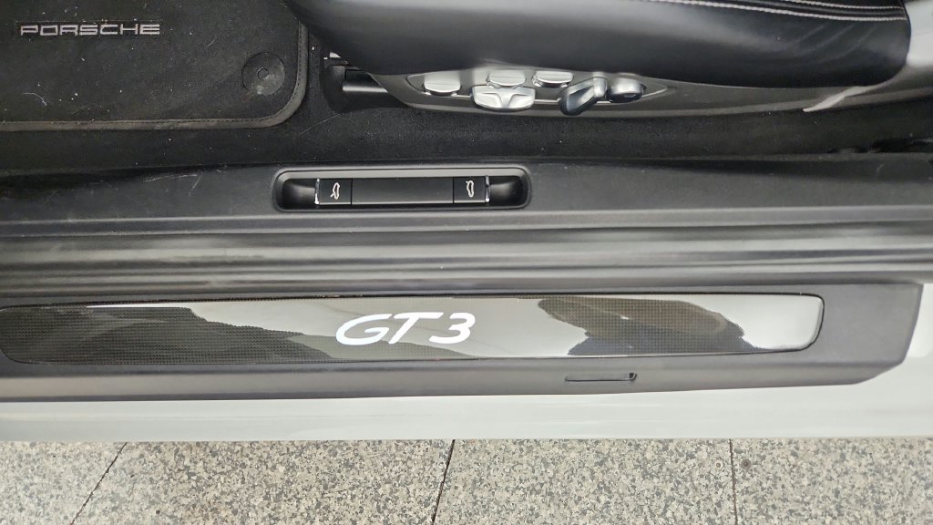 Used 2015 Porsche 911 GT3 RWD image 33