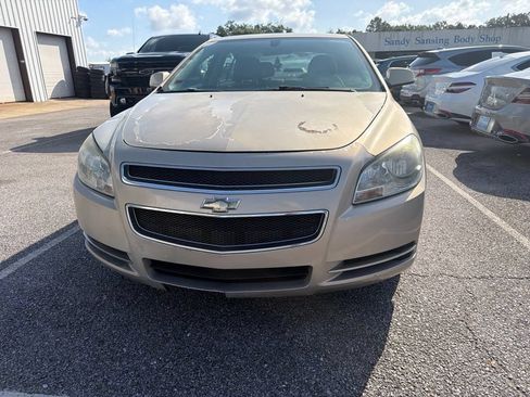 Used 2010 Chevrolet Malibu LT FWD image 2