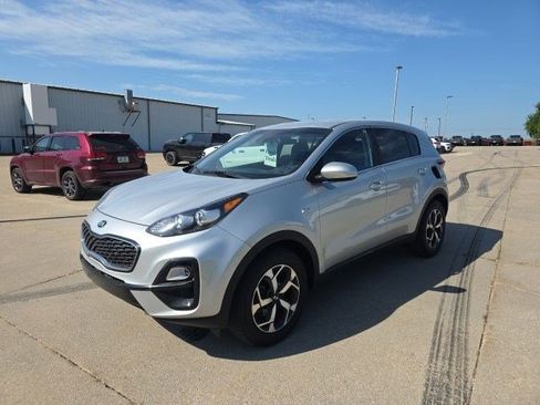 Used 2020 Kia Sportage LX AWD/4WD image 3