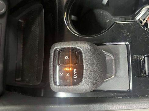 Used 2025 Nissan Rogue SV w/ SV Premium Package AWD/4WD image 21