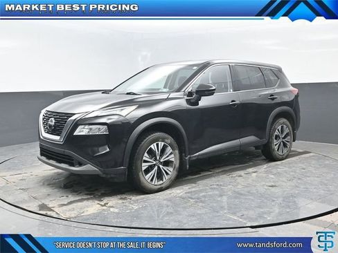 Used 2021 Nissan Rogue SV image 1