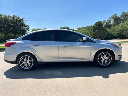 Used 2015 Ford Focus SE w/ Equipment Group 201A FWD image 5