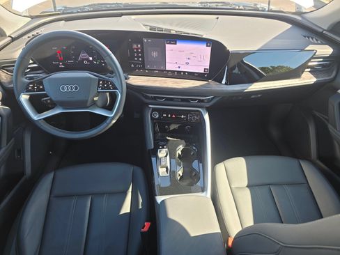 Certified 2025 Audi Q5 Premium w/ Convenience Package AWD/4WD image 16