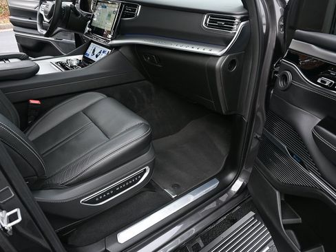 Used 2023 Jeep Grand Wagoneer 4WD w/ Convenience Group III image 22