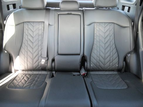 Used 2024 Kia Sportage X-Line image 13