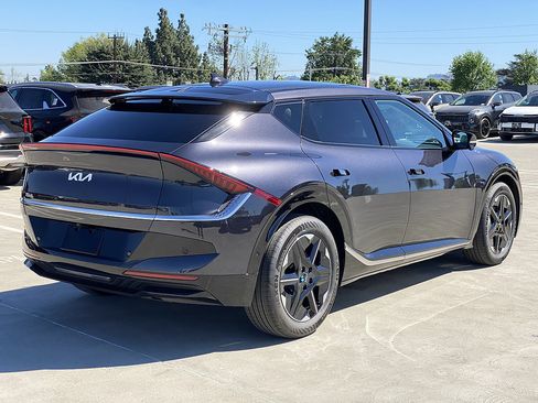 New 2026 Kia EV6 Wind RWD image 3