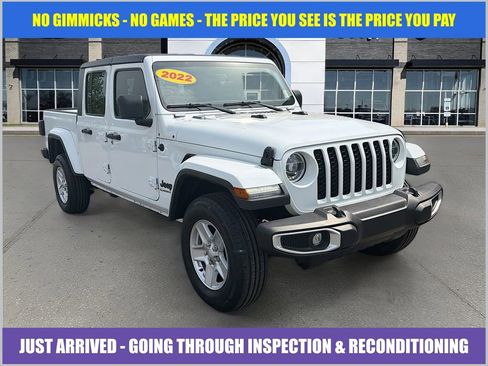 Used 2022 Jeep Gladiator Sport AWD/4WD image 1