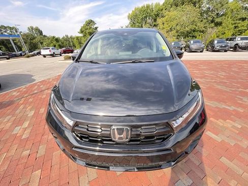 Used 2025 Honda Odyssey Touring image 2