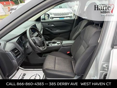 Certified 2025 Nissan Rogue SV AWD/4WD image 11