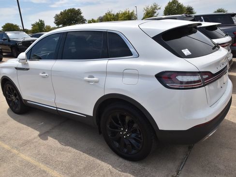 Used 2023 Lincoln Nautilus Reserve w/ Equipment Group 201A FWD image 9