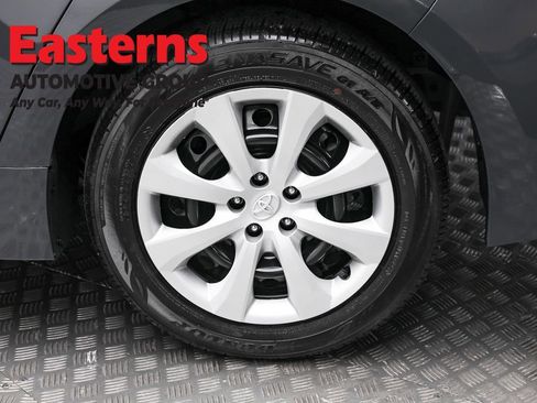 Used 2025 Toyota Corolla LE image 8