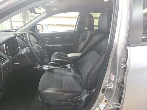 Used 2025 Mitsubishi Outlander Sport SE AWD/4WD image 3