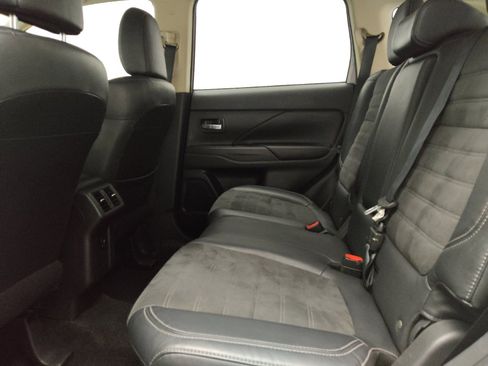 Used 2019 Mitsubishi Outlander SE FWD image 18