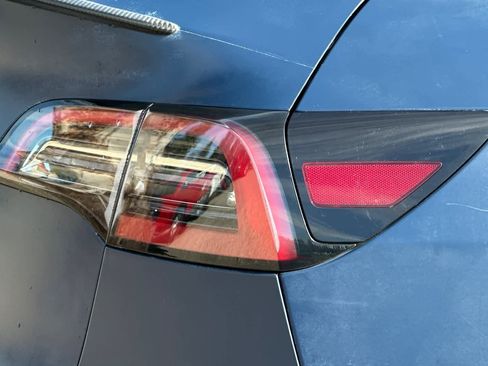 Used 2022 Tesla Model Y Performance image 33