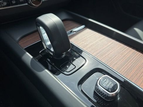 Certified 2023 Volvo XC60 B5 Plus w/ Climate Package AWD/4WD image 20