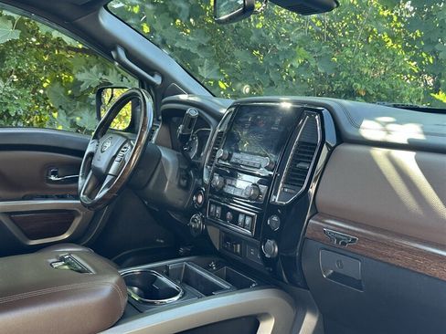 Used 2021 Nissan Titan Platinum Reserve w/ Moonroof Package AWD/4WD image 9