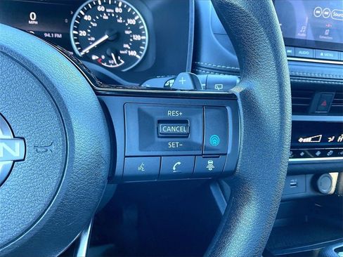 Used 2023 Nissan Rogue SV image 22