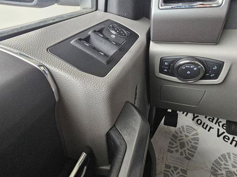 Used 2015 Ford F150 XLT image 24