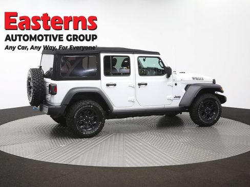 Used 2023 Jeep Wrangler Unlimited AWD/4WD image 41