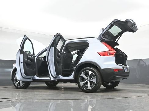 New 2026 Volvo XC40 B5 Plus w/ Protection Package Premier AWD/4WD image 47