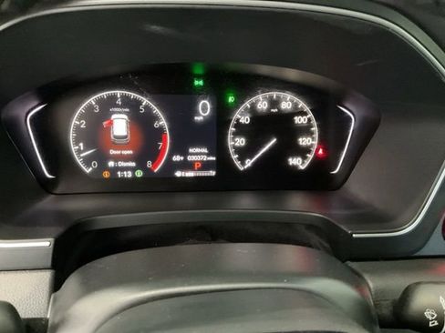 Used 2025 Honda Pilot Touring image 10