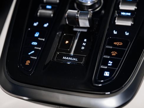 Used 2025 Aston Martin DBX 707 image 36