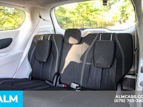 Used 2023 Chrysler Voyager LX FWD image 19