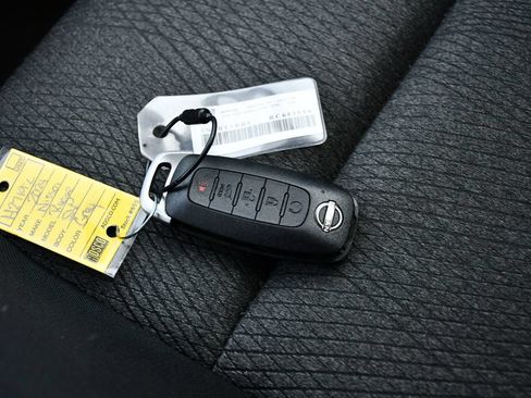 Used 2024 Nissan Rogue SV AWD/4WD image 18