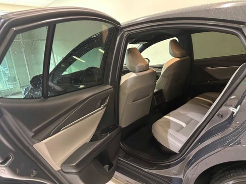 Used 2025 Toyota Camry SE image 24