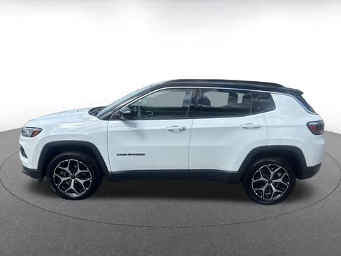 Used 2025 Jeep Compass Limited AWD/4WD image 11