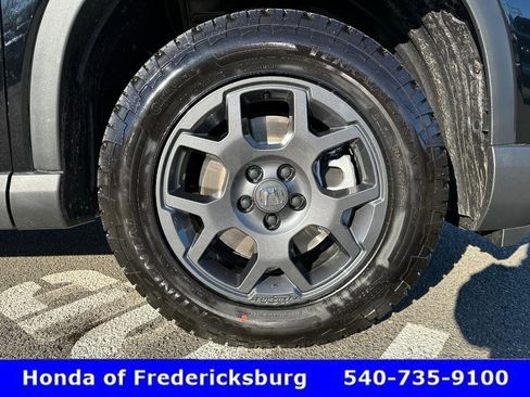 Certified 2025 Honda Pilot TrailSport image 16