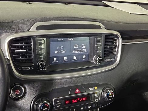 Used 2020 Kia Sorento EX image 18