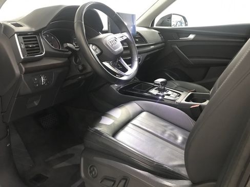 Used 2023 Audi Q5 2.0T Premium w/ Convenience Package image 6