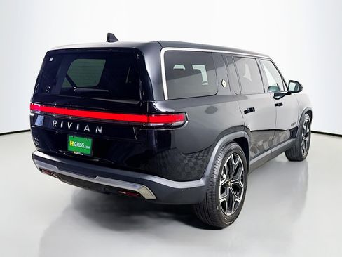 Used 2026 Rivian R1S Adventure AWD/4WD image 32