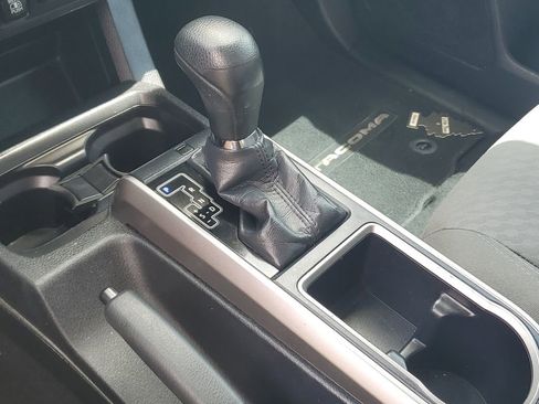 Used 2021 Toyota Tacoma SR5 RWD image 18