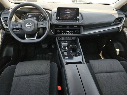 Used 2024 Nissan Rogue SV image 11