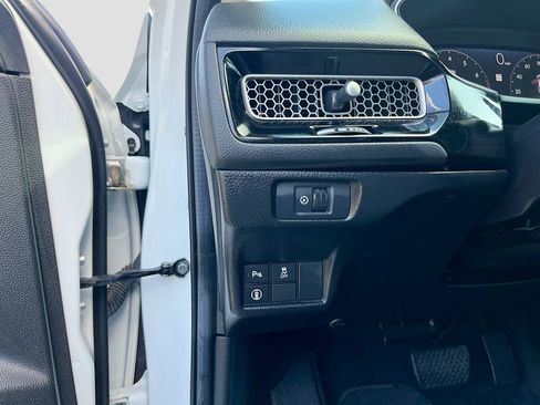 Used 2024 Honda Civic Touring image 10