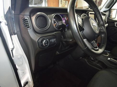 Used 2022 Jeep Gladiator Sport AWD/4WD image 36