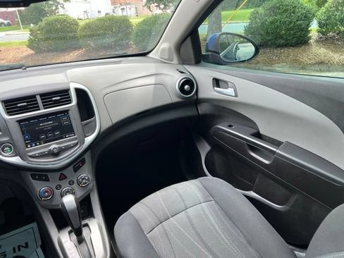 Used 2019 Chevrolet Sonic LT w/ Convenience Package FWD image 26