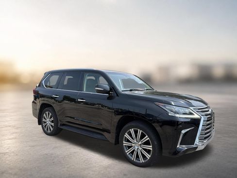 Used 2017 Lexus LX 570 4WD image 9