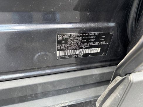 Certified 2023 Toyota RAV4 XLE Premium AWD/4WD image 17