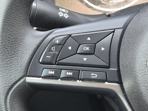 Used 2024 Nissan Sentra SV FWD image 16