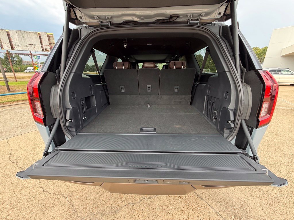 New 2027 Ford Expedition Max King Ranch RWD image 40